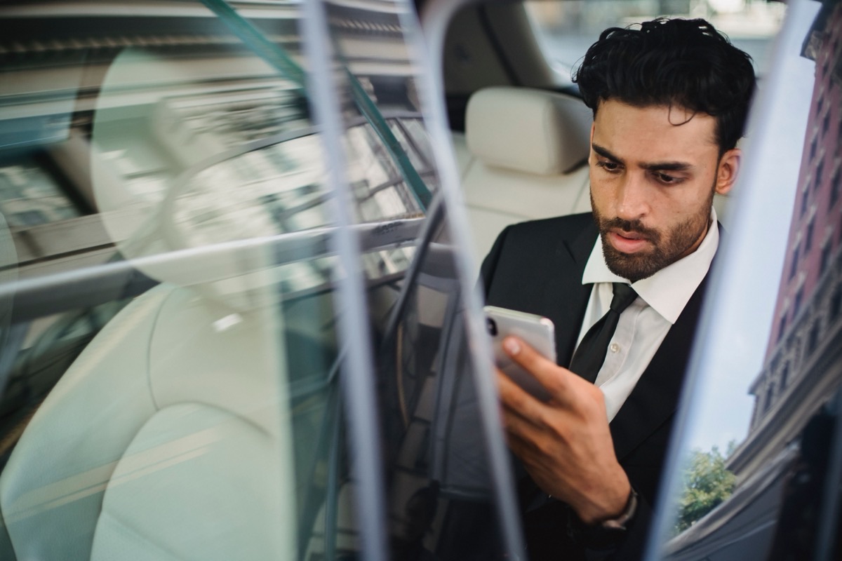 CRM mobile : gérer ses clients depuis son téléphone, bonne idée ou gadget